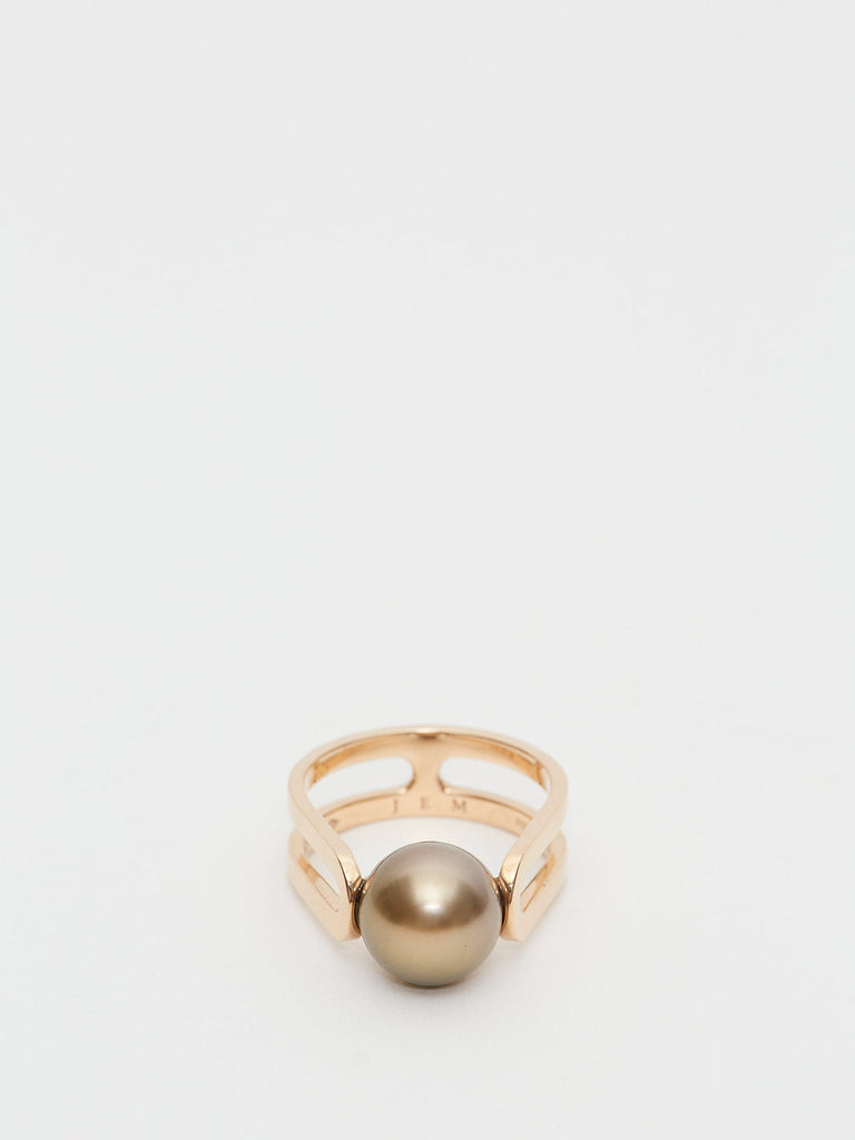 Jem Solitaire Yellow Gold Étreintes Ring with Bronze Pearl