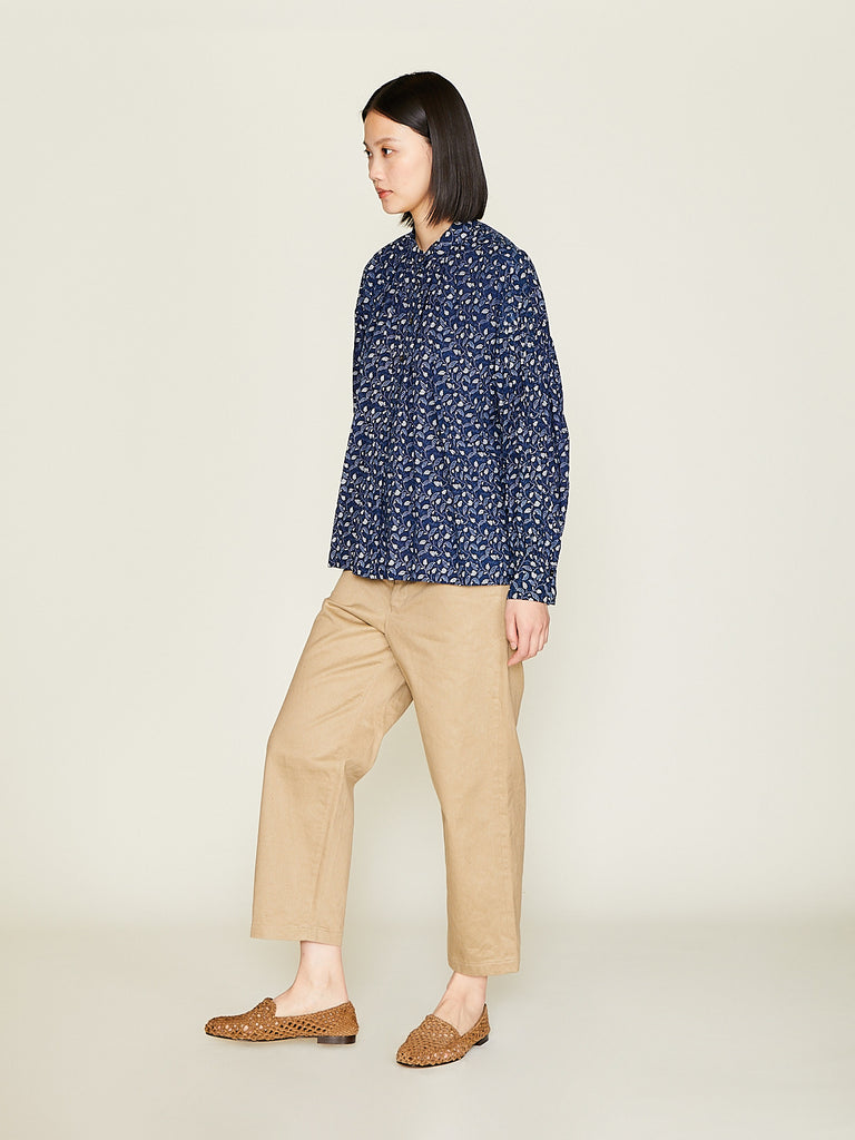 Arts & Science - St Collar Gather Blouse Small in Ai Dark