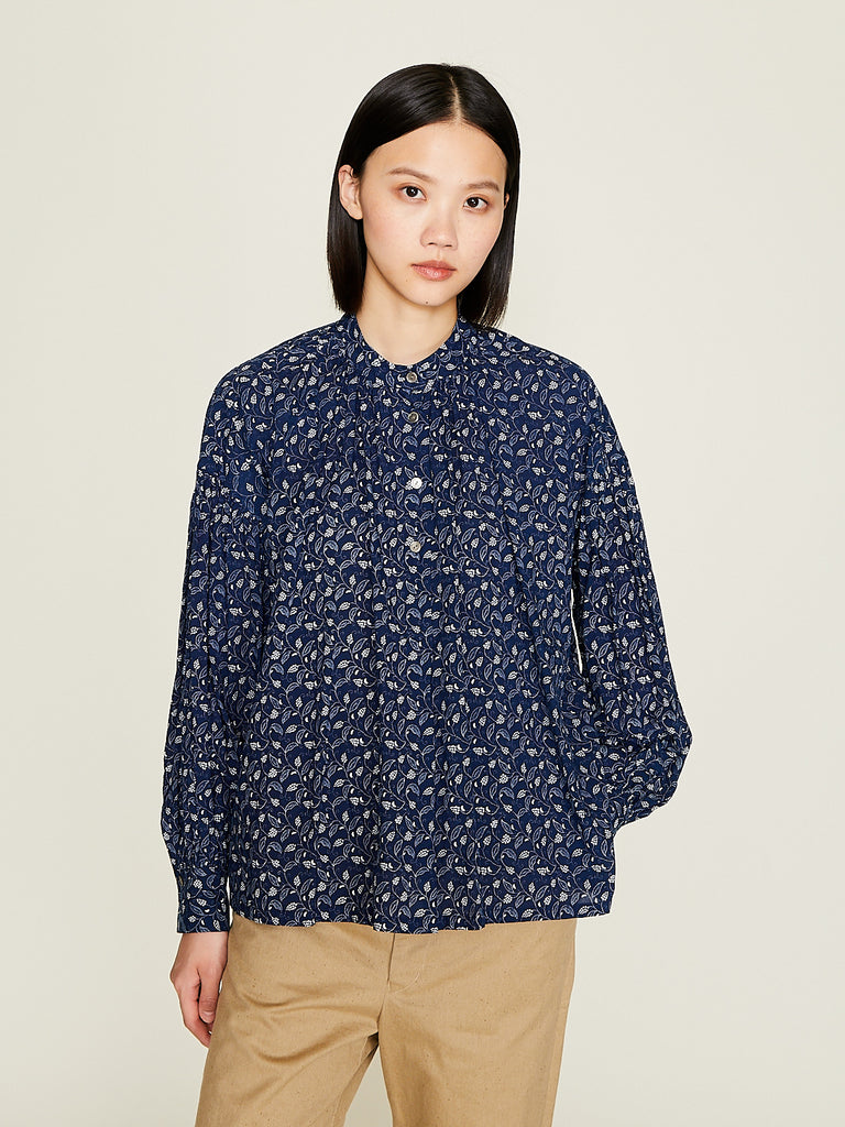 Arts & Science - St Collar Gather Blouse Small in Ai Dark