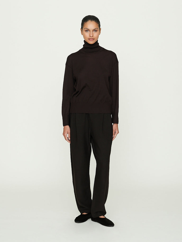 Boboutic La Base Turtleneck Sweater in Brown