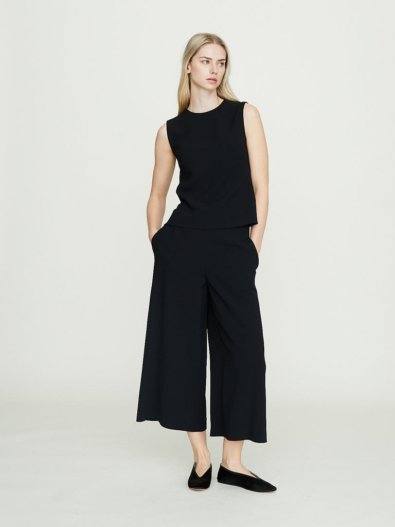 Fforme Pat Cropped Pants in Black