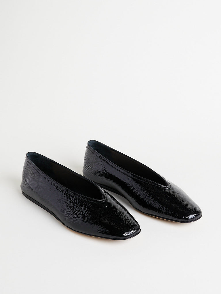 Le Monde Béryl Luna Slipper in Black Patent Leather