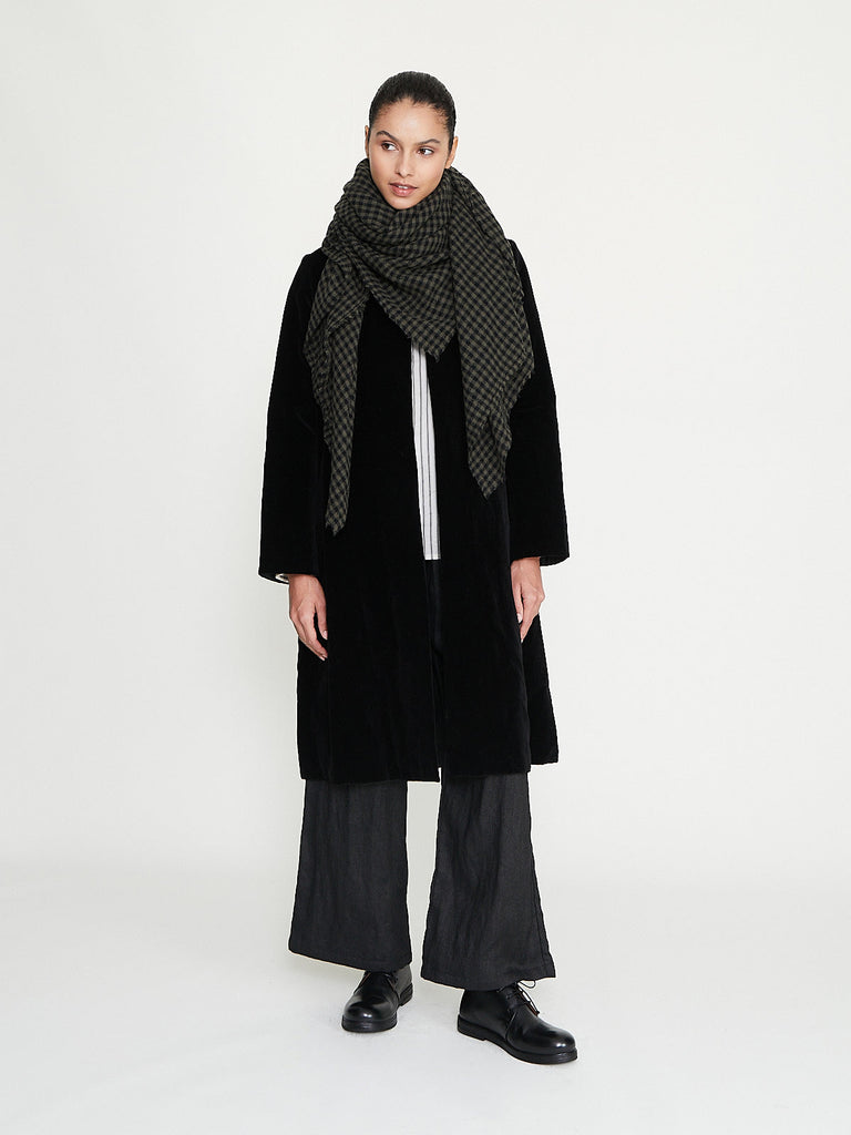 Apuntob - Big Square Cashmere Scarf in Military/Black