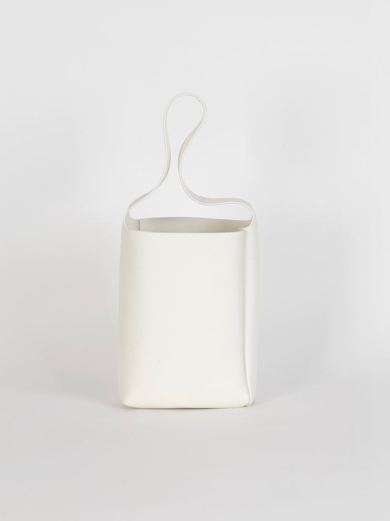 Aeta - Shoulder Bag in White S